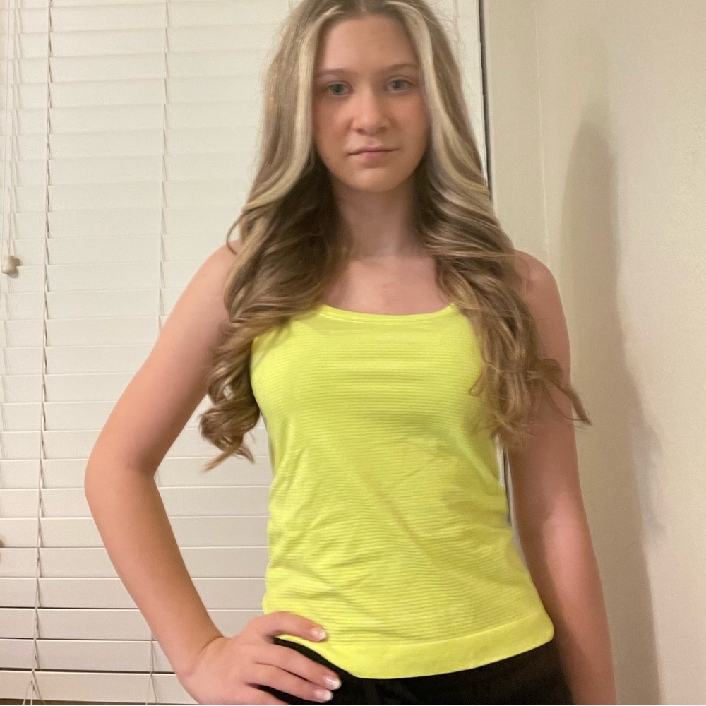 Neon yellow tank Lululemon never worn and no stains
